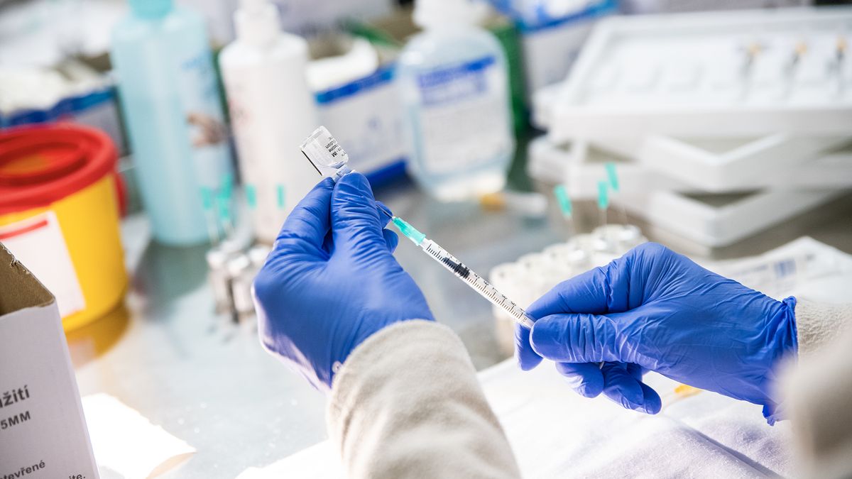 Do Česka míří nová vakcína, má potenciál oslovit i odpůrce očkování